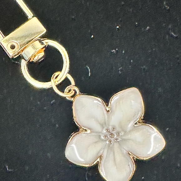 Gold and Faux Mother of Pearl Flower Bag Charm Keychain - Picture 3 of 5